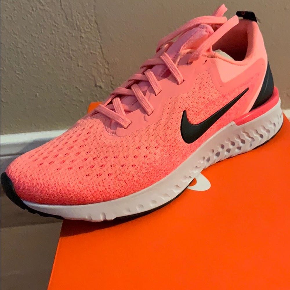 New Nike Odyssey React Atomic Pink Epic Shoes